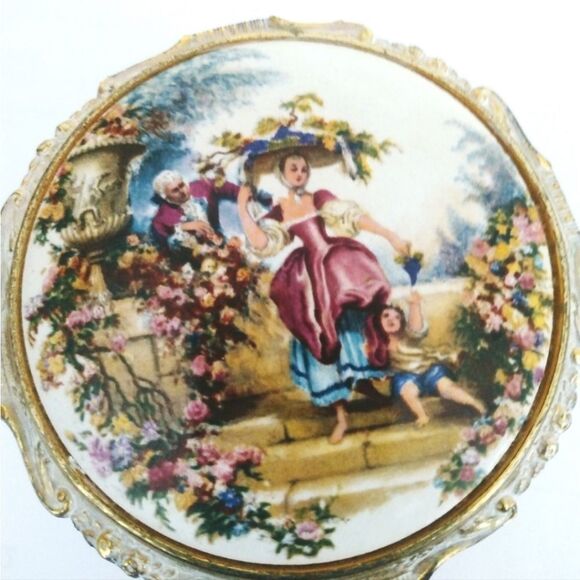 🐢 VINTAGE Music Box  White and Gold Detailed Jewelry Storage Box - Picture 6 of 6